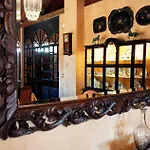 Palacio Viejo De Corchuelas 4*