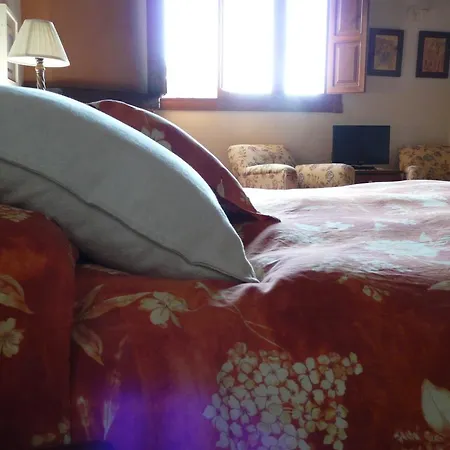 Palacio Viejo De Corchuelas 4*