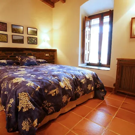 Palacio Viejo De Corchuelas 4*