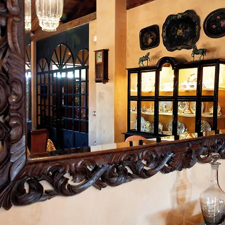 Palacio Viejo De Corchuelas 4*