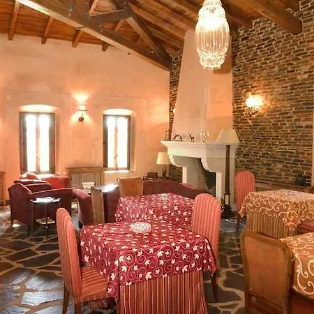 Palacio Viejo De Corchuelas
