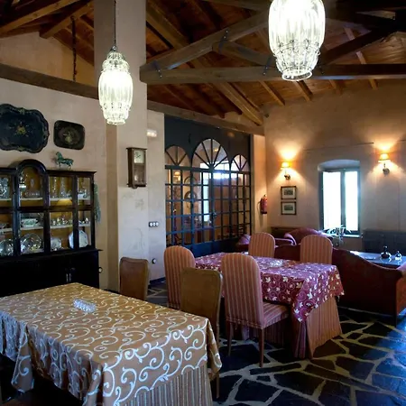 Palacio Viejo De Corchuelas 4*