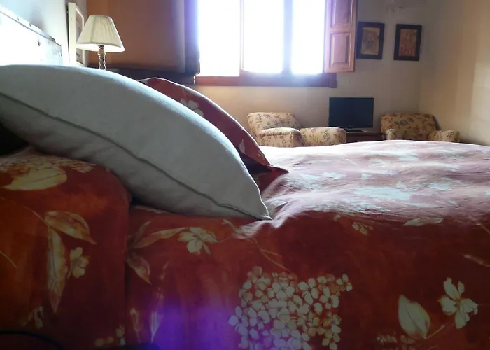 Palacio Viejo De Corchuelas 4*