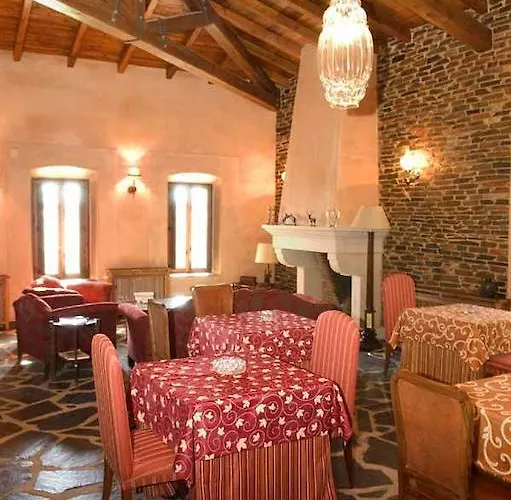 Palacio Viejo De Corchuelas