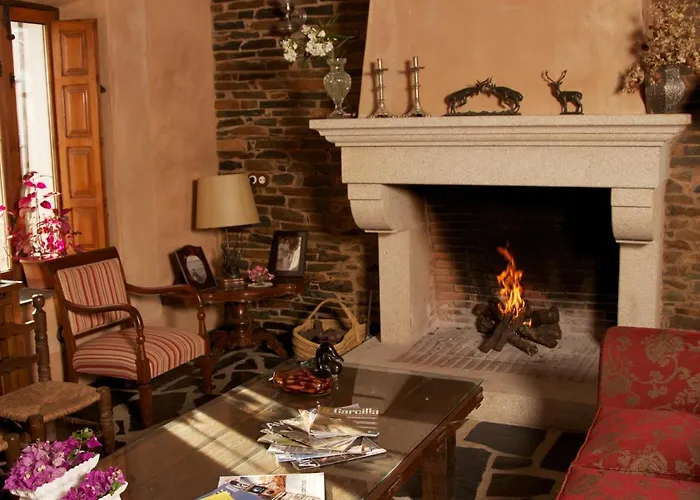 Palacio Viejo De Corchuelas 4*